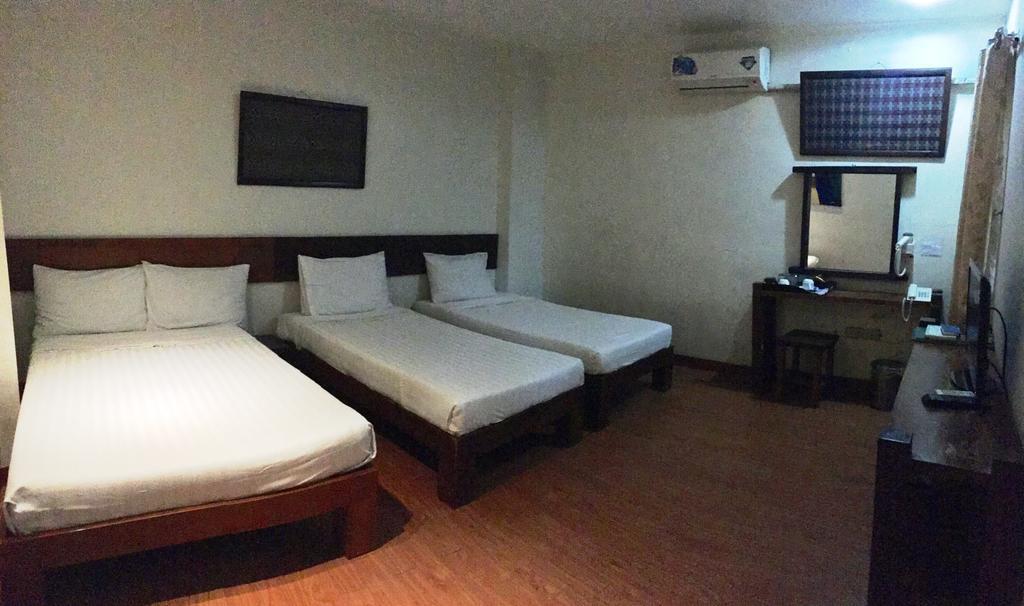 Ilocos Rosewell Hotel Esterno foto