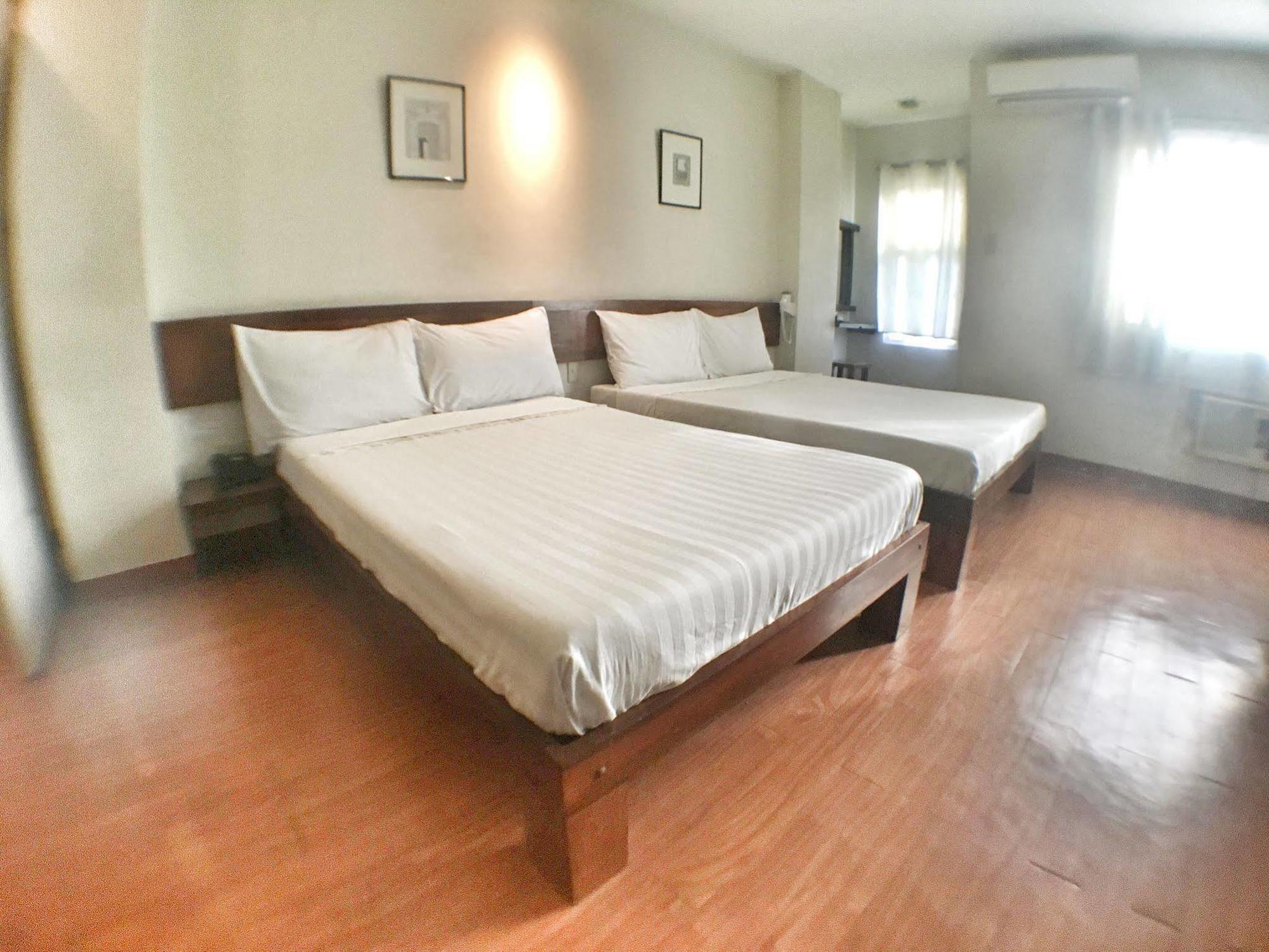 Ilocos Rosewell Hotel Esterno foto